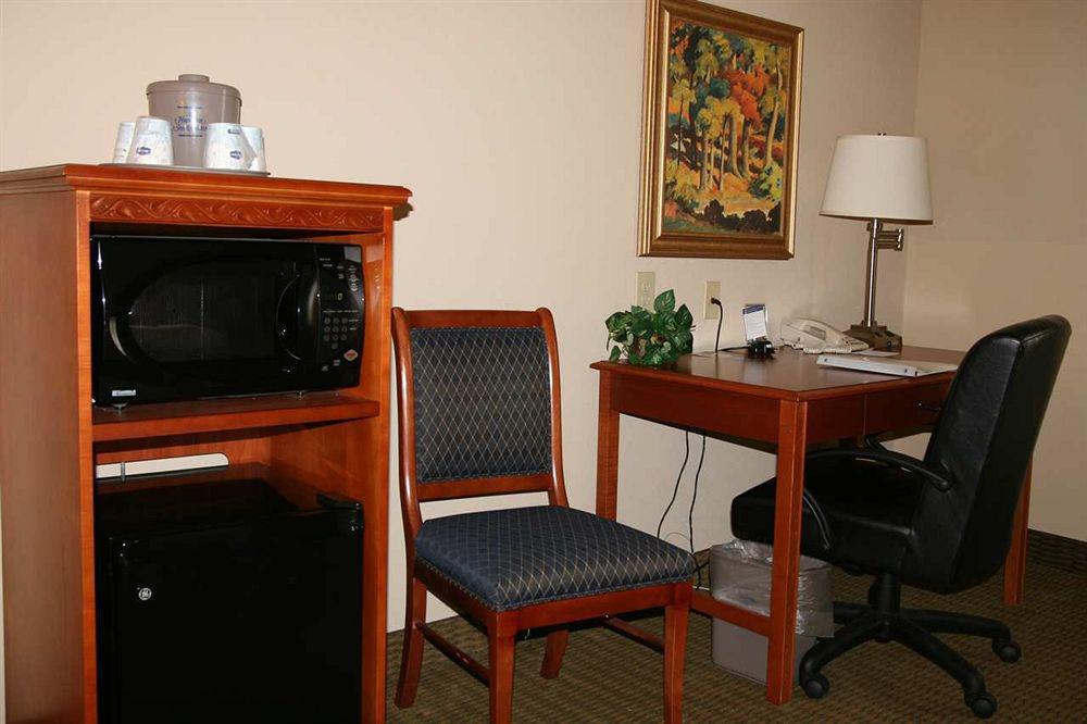 Hampton Inn & Suites Clinton Dış mekan fotoğraf