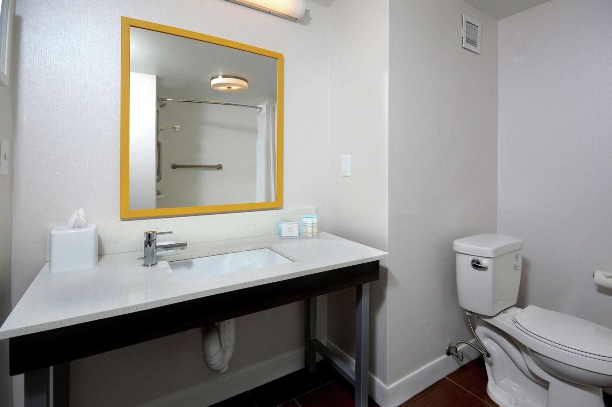 Hampton Inn & Suites Clinton Dış mekan fotoğraf