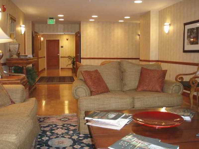 Hampton Inn & Suites Clinton Oda fotoğraf